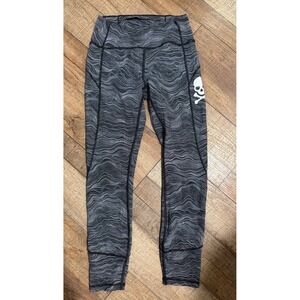 Lululemon In Movement 7/8 Tight Monochromatic Waves Skull Crossbones Women's 6